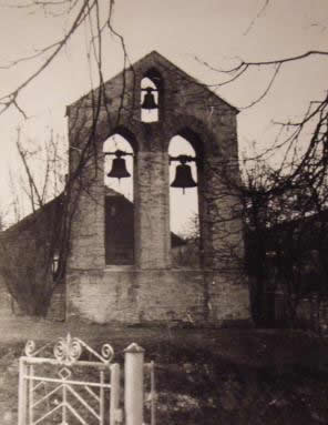 Dzwonnica przykościelna wybudowana przed I wojną światową