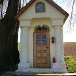 Kapliczka Pstrągowa Środek